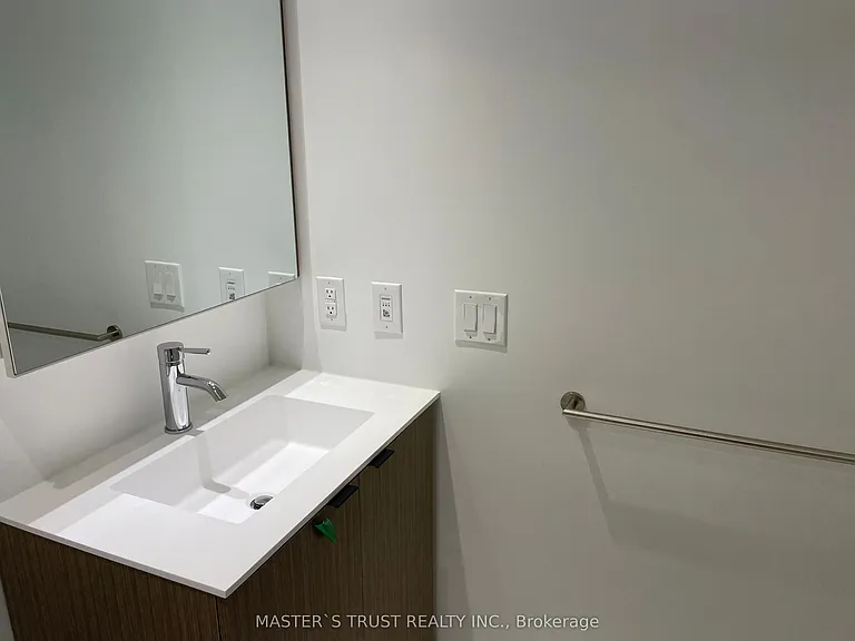 20 Edward St #2322 — Photo 5