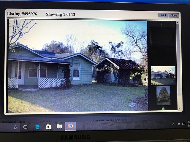 Front of house and cottage for use as workshop or garden hou