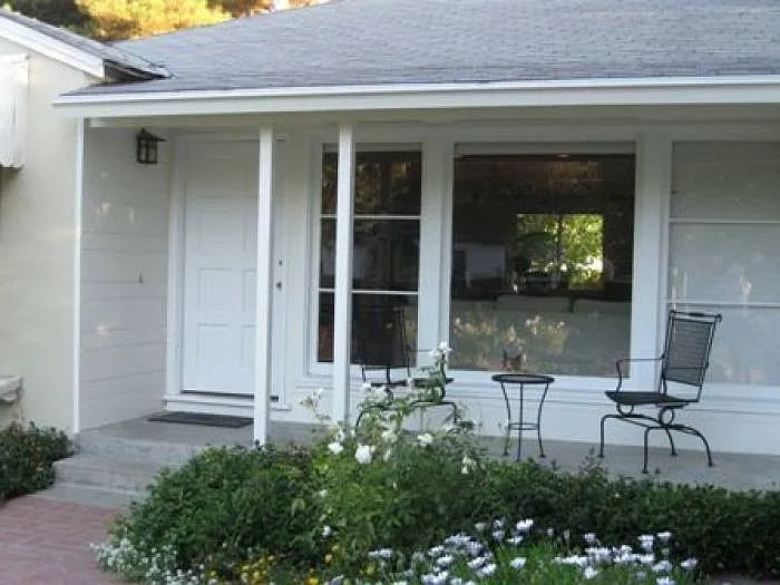 1019 Peggy Ln photo 1