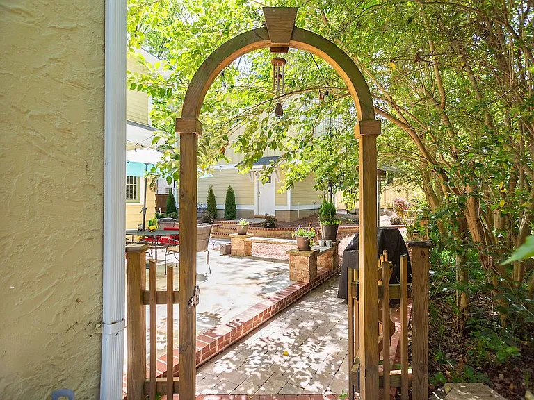 1005 Minerva Ave — Photo 22