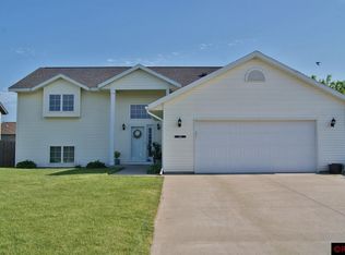 105 Cheetah Ln, Mankato, MN 56001