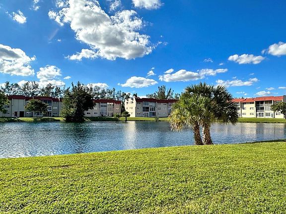 3rd image of 2701 Sunrise Lakes Dr E APT 106