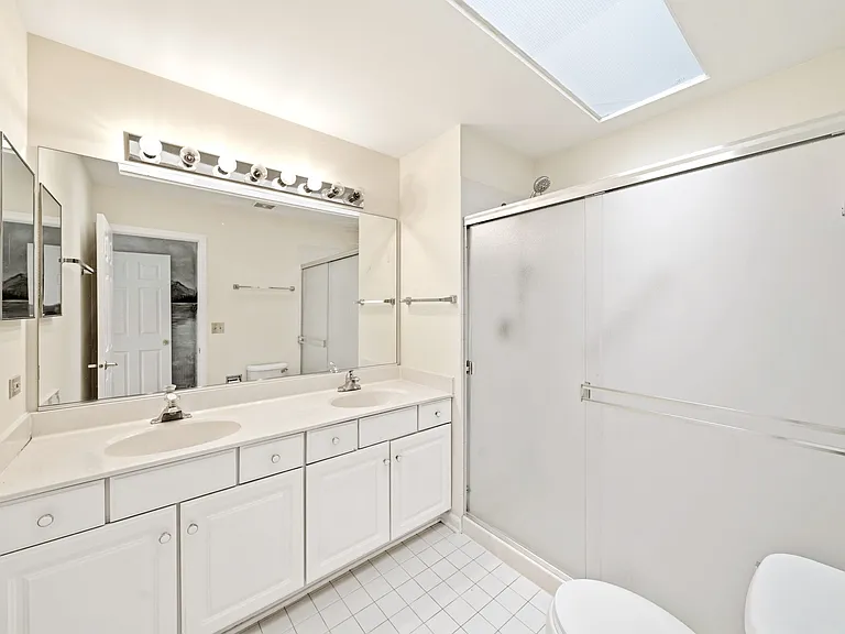 1329 Newport St — Photo 11