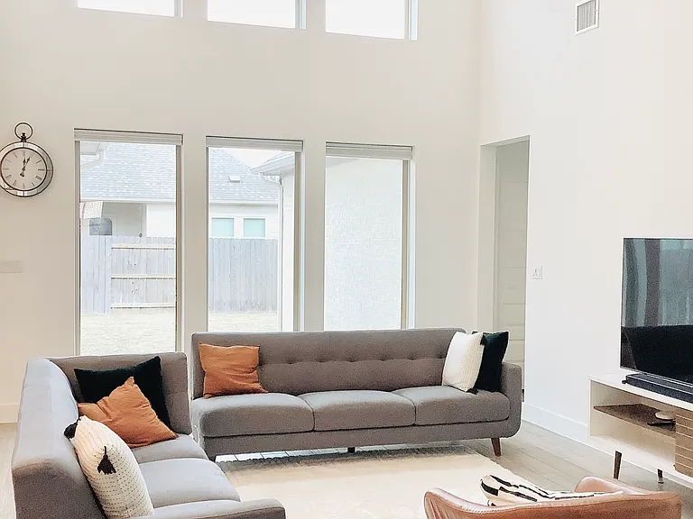474 Jefferson Dr — Photo 3