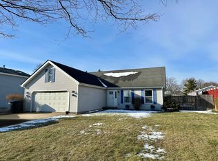 536 N Hickory Ln, Peotone, IL 60468