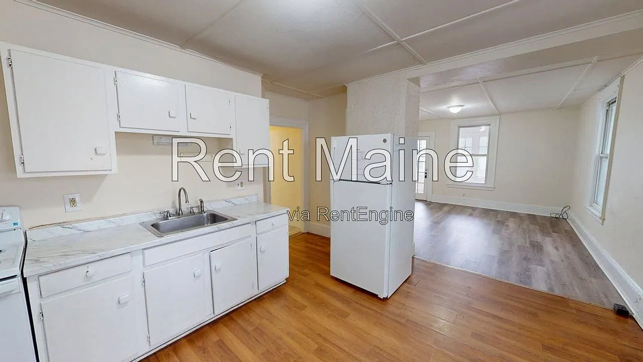 1 bed, 1.0 bath, 842 sqft, $1,200 — Photo 1