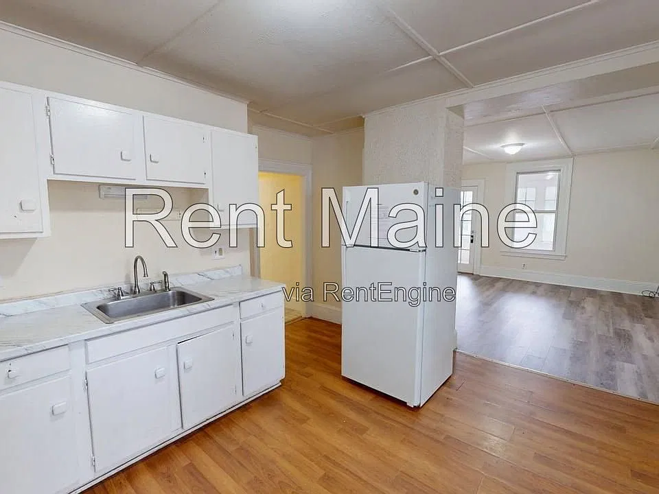276 Main St #3