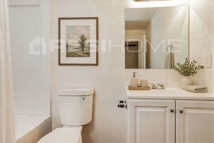 47 E Indigo St — Photo 14