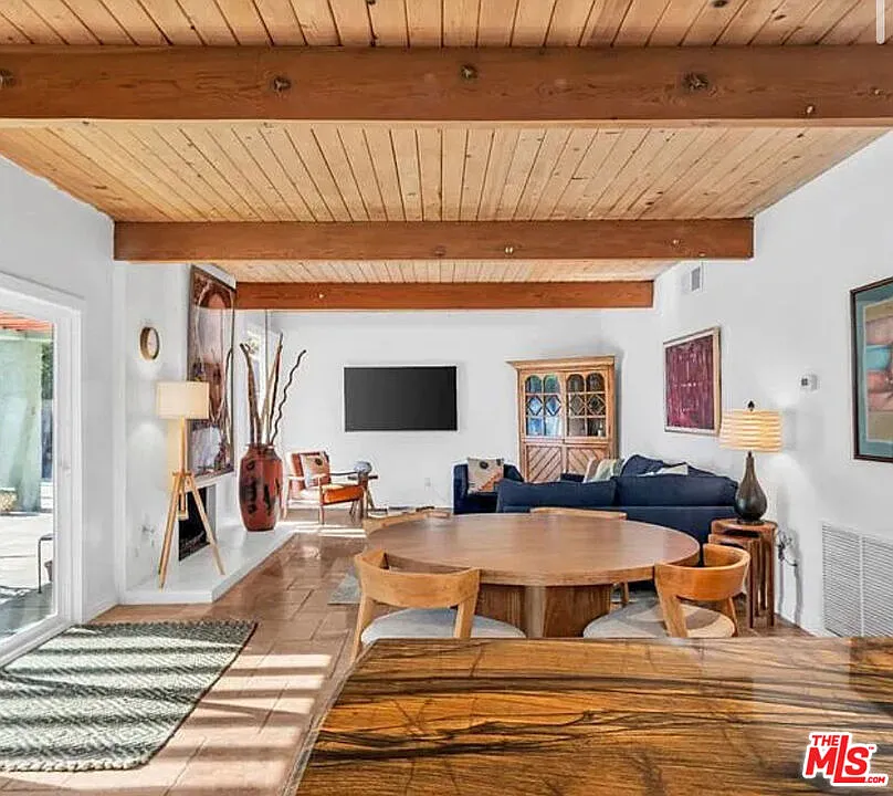 4 bed, 4.5 bath, 2190 sqft, $5,995 — Photo 4