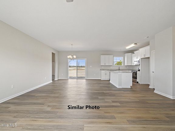 5th image of 204 Apple Court