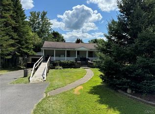 3754 Warners Rd, Syracuse, NY 13209