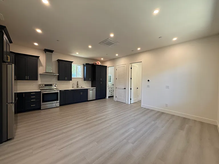 812 Nash Rd #A — Photo 1