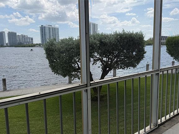 5th image of 3000 Marcos Dr APT P210