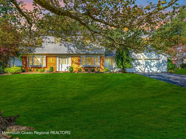 8 Collingwood Road, Marlboro, NJ 07746