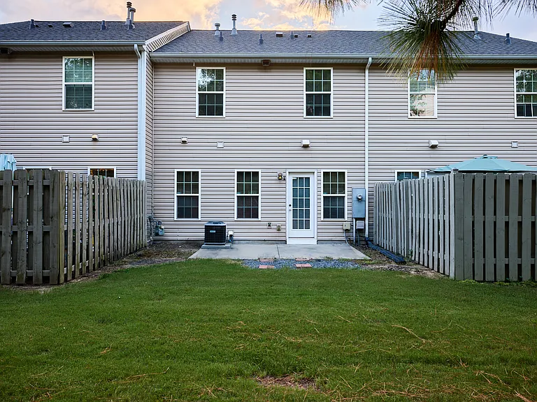457 Woodbark Ct — Photo 24
