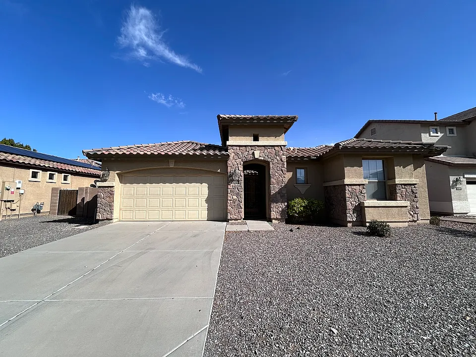 2321 S Glen Dr