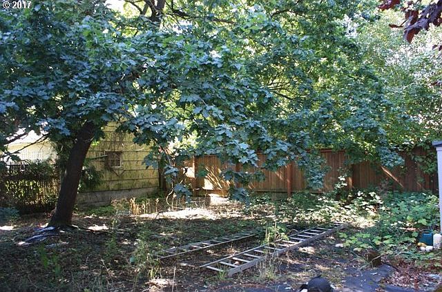 2nd image of 2921 NE 32nd Ave