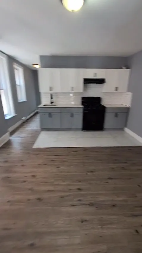 3 bed, $2,350 — Photo 2