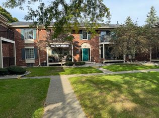 12046 Fifteen Mile Rd, Sterling Heights, MI 48312