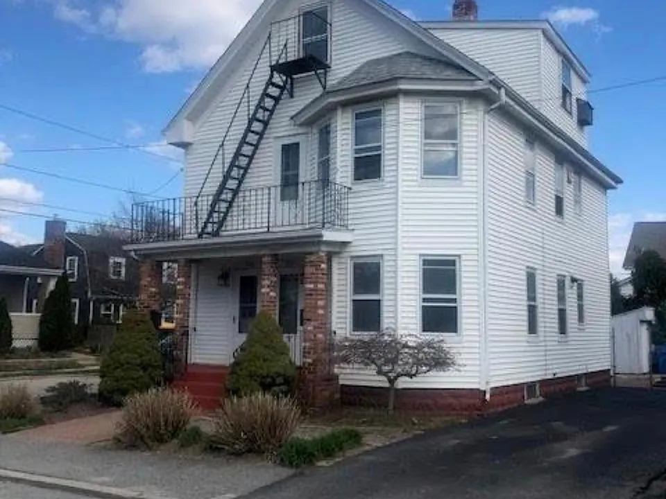100 Julia St #1