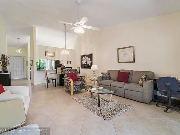 2nd image of 5213 E Lakes Dr