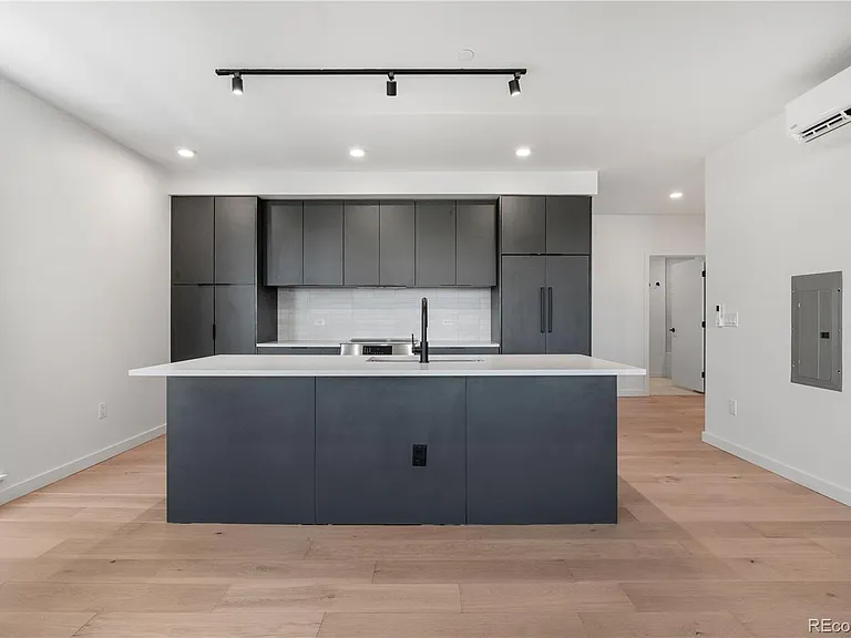 1601 Park Ave #307 — Photo 8