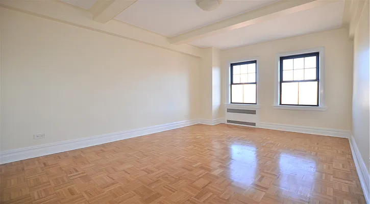 Rented by Manhattan Realty Group | media 9