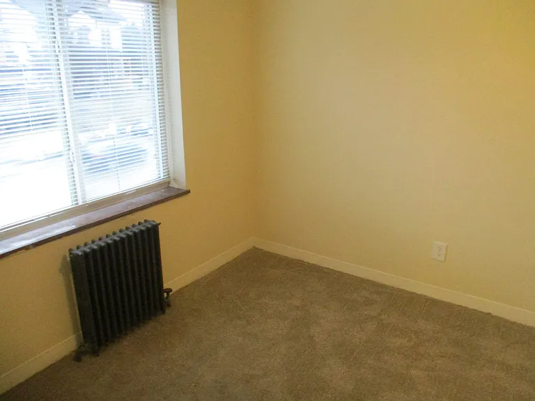 219 Lincoln Ave — Photo 6