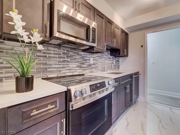 377 S Harrison Street #8I, East Orange City, NJ 07018