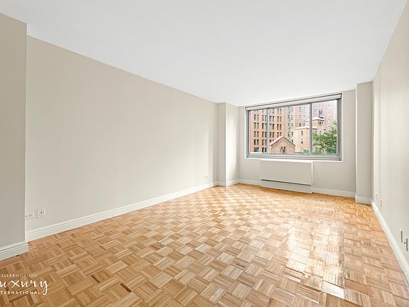 3rd image of 30 W 63rd St APT 6T