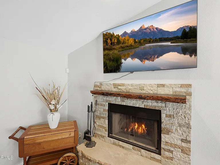 10432 W Avalon Dr — Photo 24