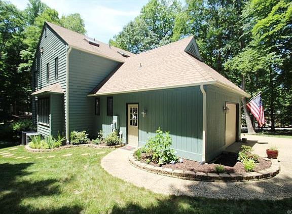 5th image of 3241 Waterton Dr