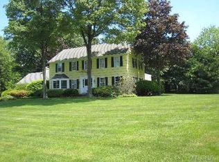 556 Cold Spring Rd, Syosset, NY 11791