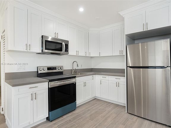 4th image of 1818 Sherman St #1