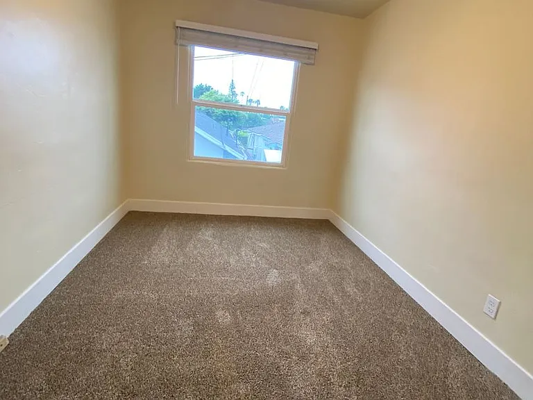 5057-5071 Lotus St — Photo 11