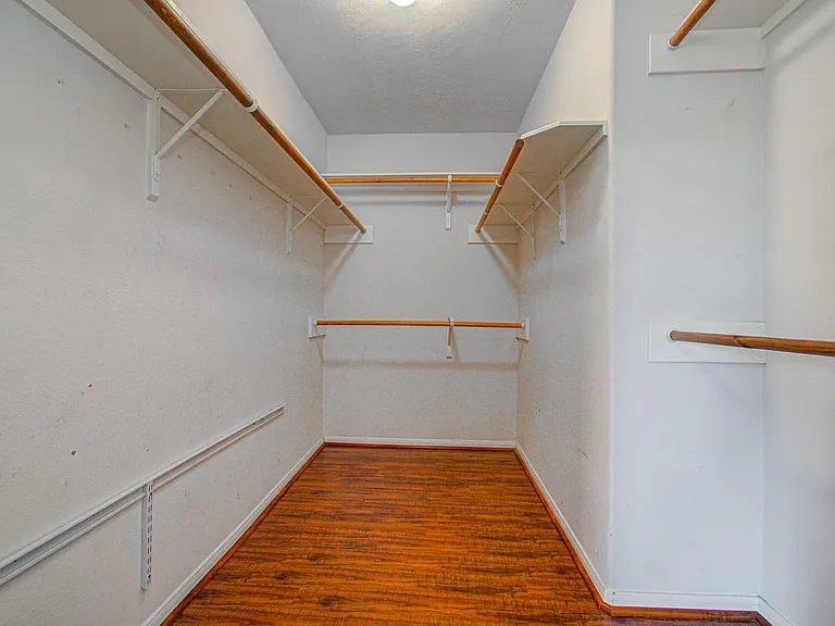 13963 Maximos Dr — Photo 25