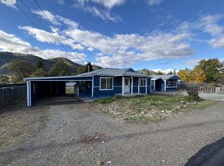 1021 Hill St, Myrtle Creek, OR 97457