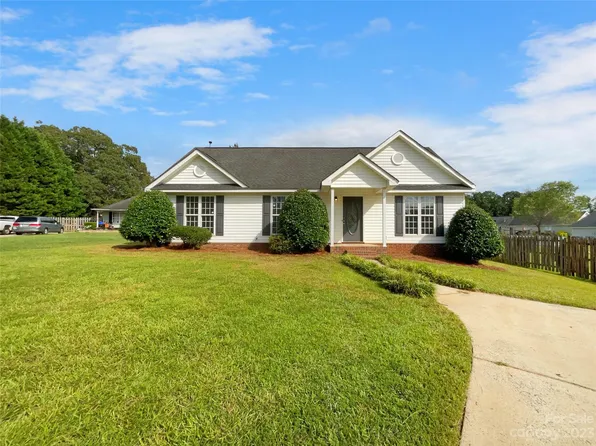 720 Pesca Ln, Matthews, NC 28104