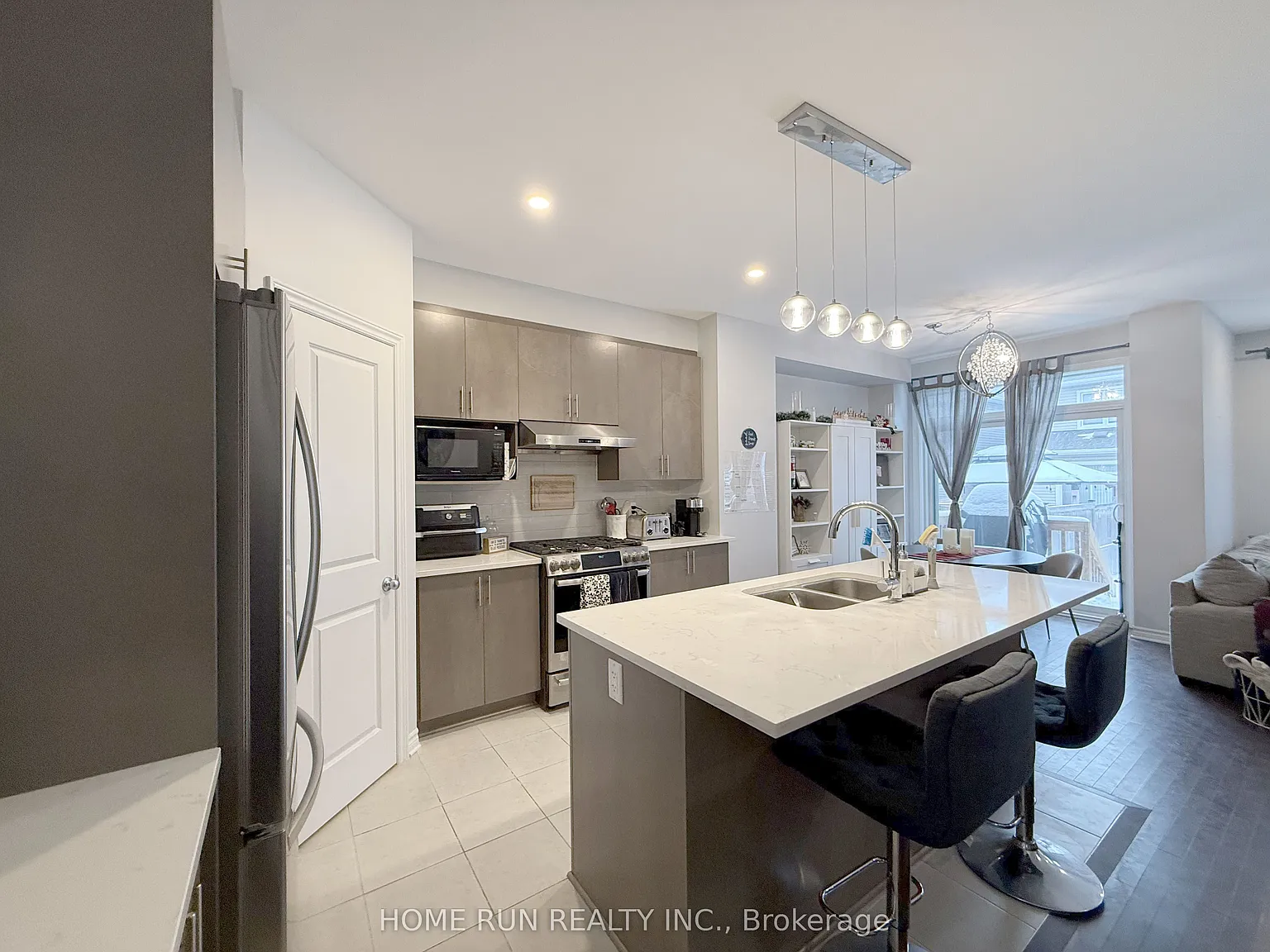 3 bed, $2,650 — Photo 3