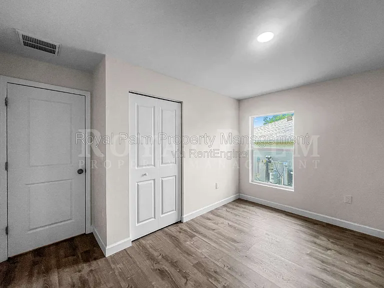 745 Harry Ave S — Photo 25