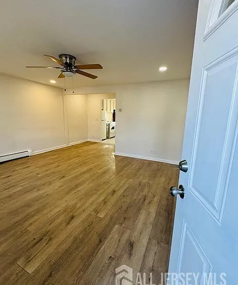 636 Cora Pl — Photo 2