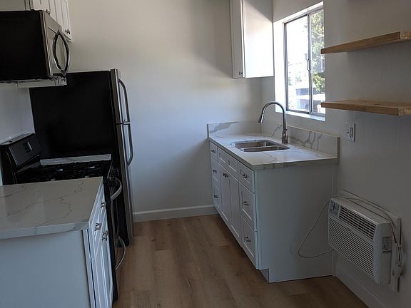 4th image of 6225 Fulton Ave APT 11