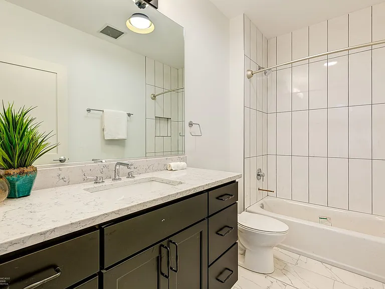 2740 N Spaulding Ave — Photo 15