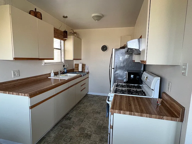 3700 Bluff Pl #3702.5 — Photo 6