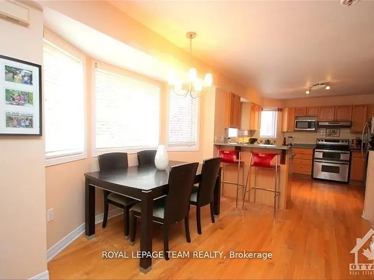 376 Lisgar St — Photo 2