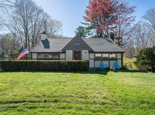 12 Pineview Rd, Mount Kisco, NY 10549