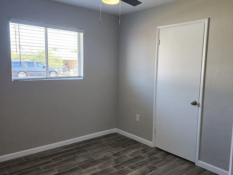1041 W Elna Rae St — Photo 13