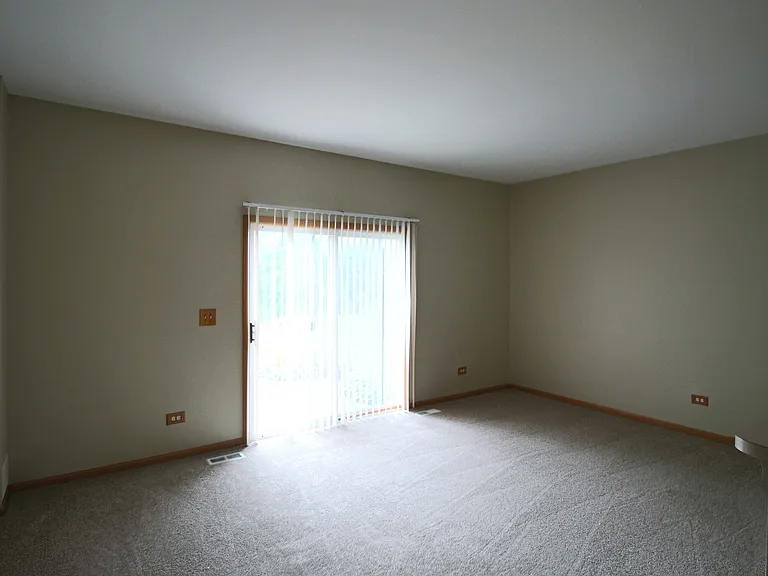 2538 Oak Tree Ln — Photo 7