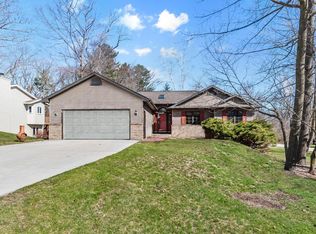 812 Sommer Dr, Sheboygan, WI 53081