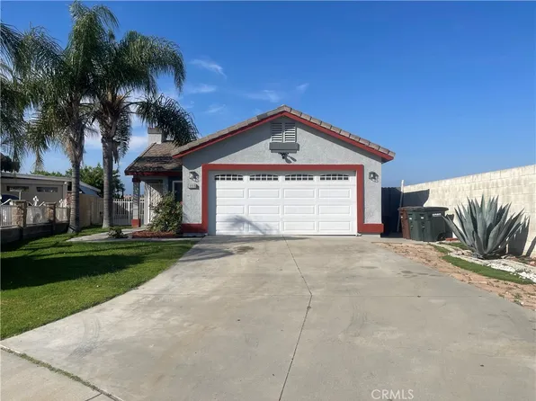 1096 Award Dr, Colton, CA 92324